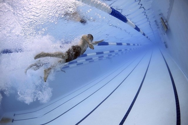 Bơi lội vận động toàn bộ cơ thể nên giảm béo toàn thân sẽ dễ dàng hơn nhiều