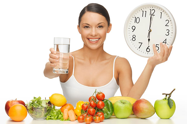 Thói quen ăn uống khoa học không thể thiếu được việc bổ sung đủ lượng nước cho cơ thể