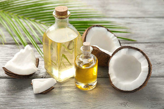 Dầu dừa có chứa nhiều vitamin và khoáng chất làm đẹp da