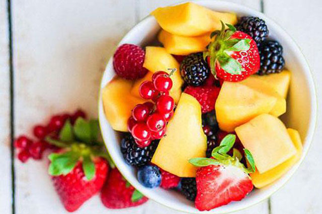 Tết ăn gì để không tăng cân? Ăn trái cây ít ngọt sẽ giúp bạn lấp đầy chiếc bụng nhanh với ít calo hơn
