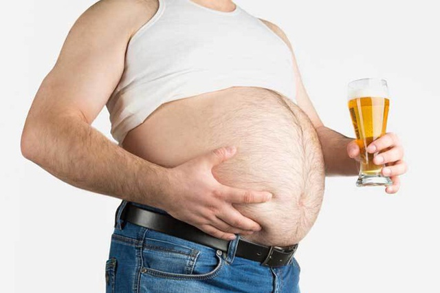 Thức uống có cồn đều làm tăng mỡ bụng