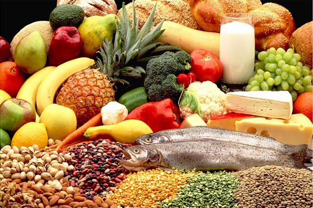 Để tăng cường sức khỏe cho gan bạn cần ăn nhiều loại thực phẩm có chứa các vitamin