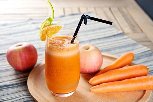 Nước ép carot, táo và gừng giúp cơ thể hạn chế hấp thu chất béo