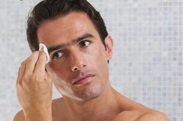 Những nguyên nhân khiến làn da bị sạm đen khó phục hồi ở nam giới
