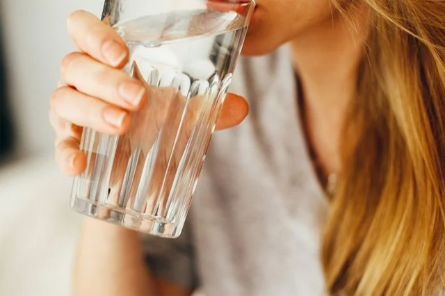 Uống nhiều nước để giảm cân cấp tốc
