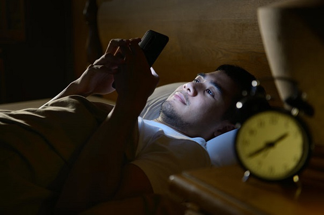 Có thói quen sinh hoạt không được tốt như thức khuya