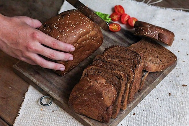 Dinh dưỡng giảm cân trong bánh mì đen
