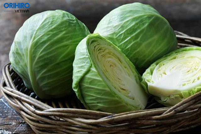 Giống như bông cải xanh và súp lơ, ăn bắp cải giúp kích thích sự kích hoạt của gan để khử độc