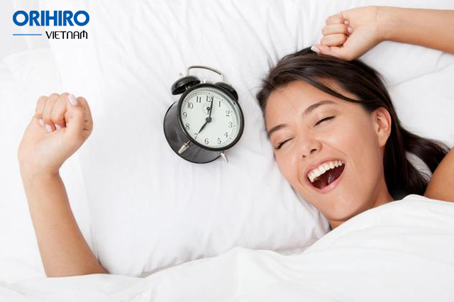 Ngủ sớm và đủ giấc sẽ giúp bạn nhanh chóng sở hữu eo thon gọn
