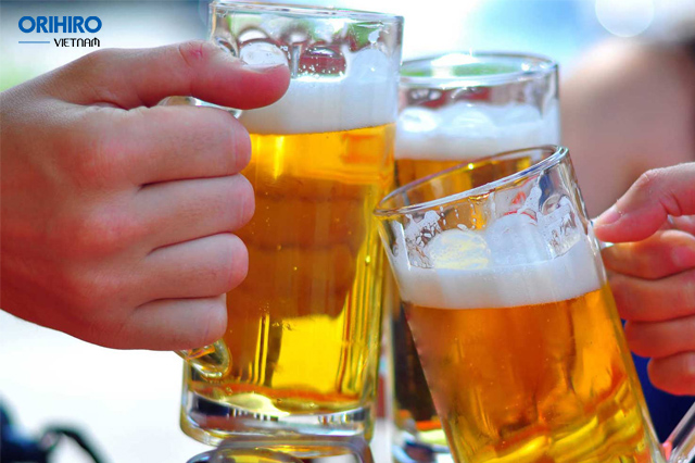 Các chất kích thích, thức uống chứa cồn như rượu, bia, thuốc lá chính là kẻ thù của một lá gan khỏe