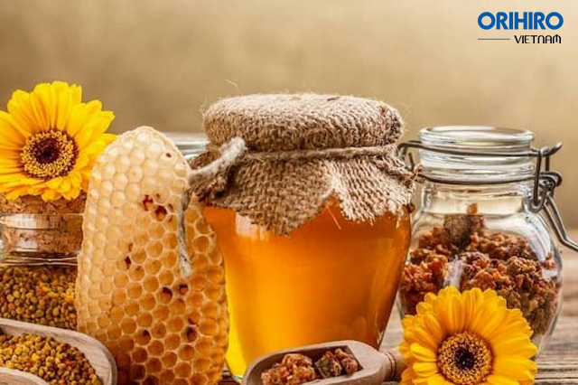 Mật ong - Chất giữ ẩm tự nhiên cho da