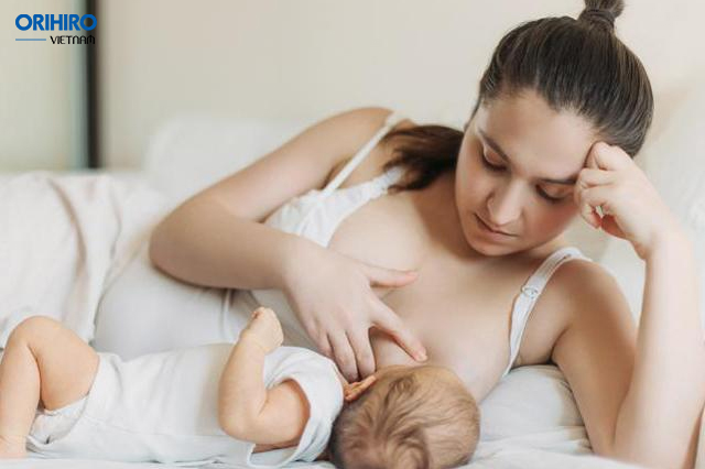 Những nguyên nhân khiến ngực chảy xệ sau khi sinh