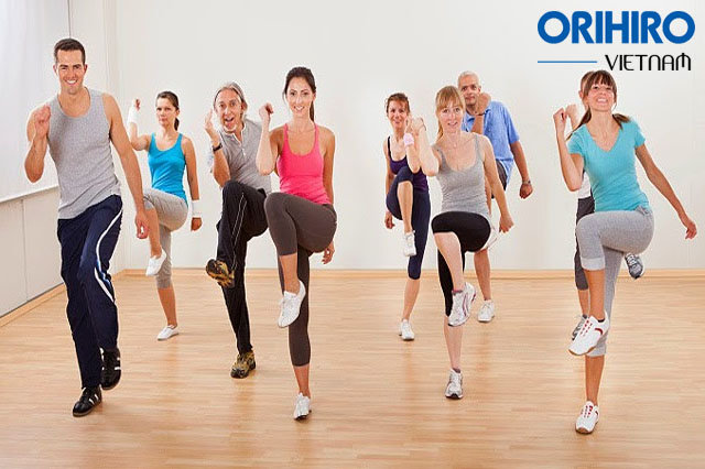 Động tác Aerobic giảm mỡ bụng vặn mình mang lại hiệu quả giảm mỡ nhanh chóng