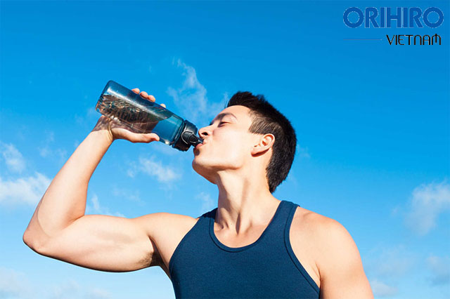 Nước đặc biệt quan trọng trong quá trình giảm cân an toàn cho nam