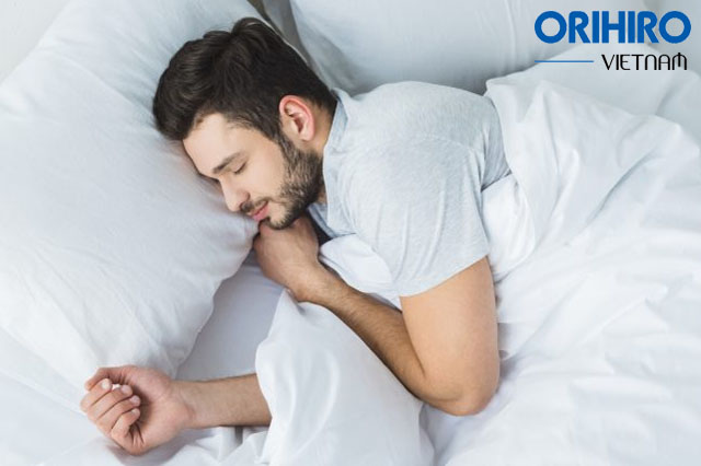Điều chỉnh giấc ngủ là cách giảm mỡ mặt cho nam hiệu quả