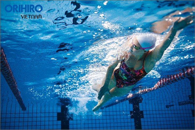 Bơi lội giúp săn chắc cơ ngực ở tuổi dậy thì