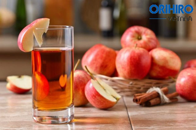 Nước detox giảm cân với táo và quế không còn lạ